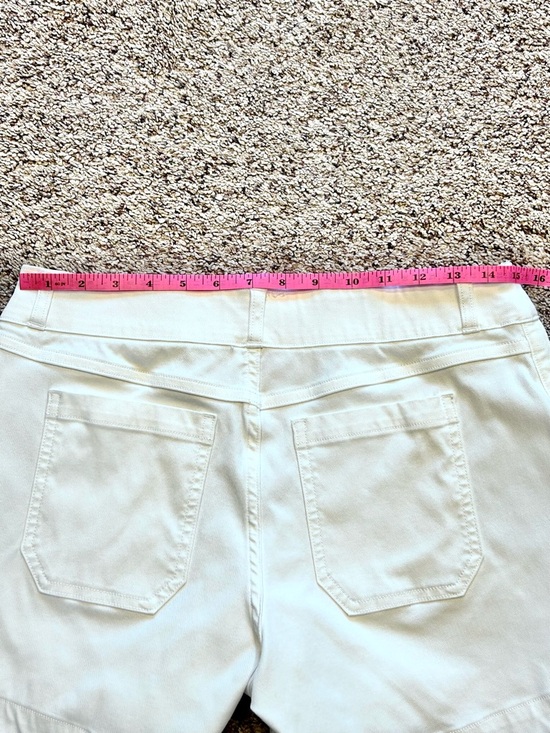 Spanx Shorts Stretch Twill White Pull On Hidden Shaping Slimming Women’s M - Picture 14 of 16